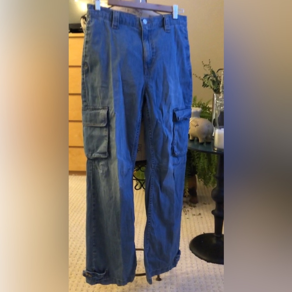 Size 28/6R barrel cargo jeans from banana republic